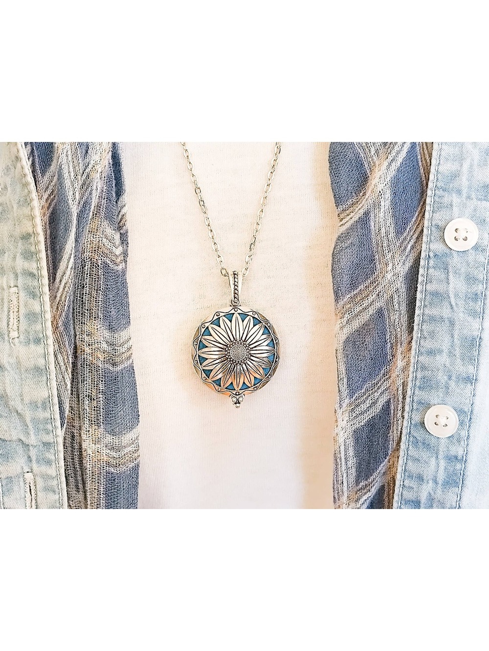 Silver Flower Necklace with Changeable Aromatherapy Disc